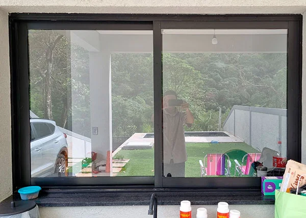 Película solar aplicada em fachada de vidro SP