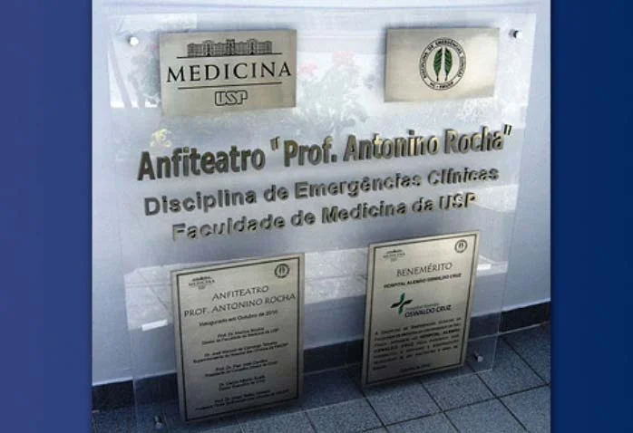 Letreiro em acrílico recortado para sinalização SP