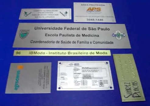 Sinalização em aço escovado para condomínio residencial São Paulo