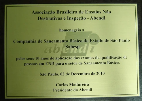 Placa de homenagem em madeira nobre para empresa SP
