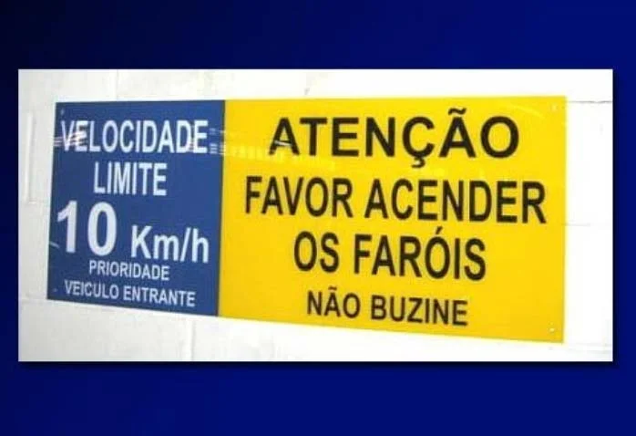 Sinalização em acrílico fumê para ambiente corporativo São Paulo