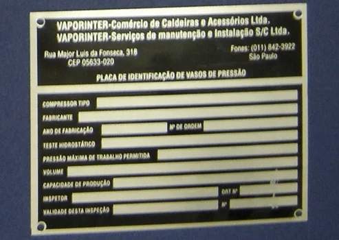Comunicação visual em alumínio para fachada comercial São Paulo