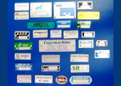 Sinalização direcional em alumínio para estacionamento SP